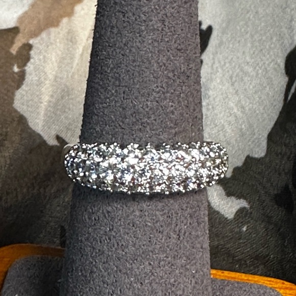 Swarovski Crystal Ring - Picture 1 of 15